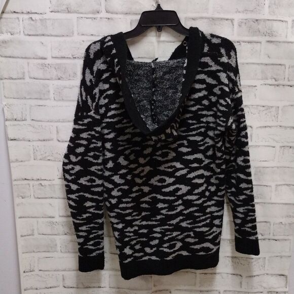 Rock and Republic sweater - Picture 3 of 3